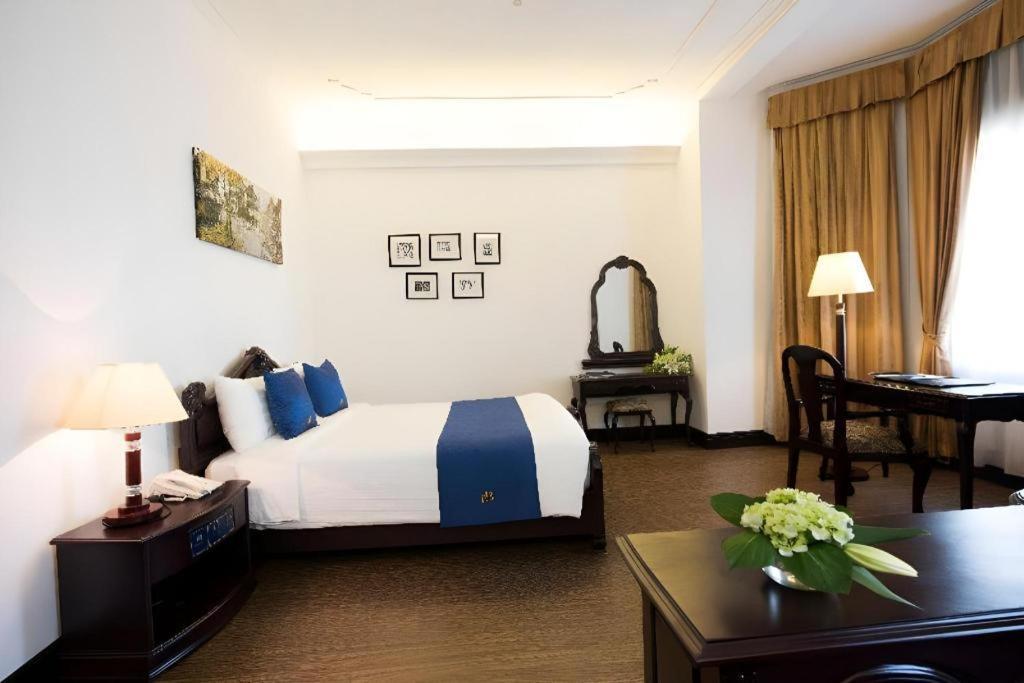 Hoa Binh Hotel Hanoi Bagian luar foto