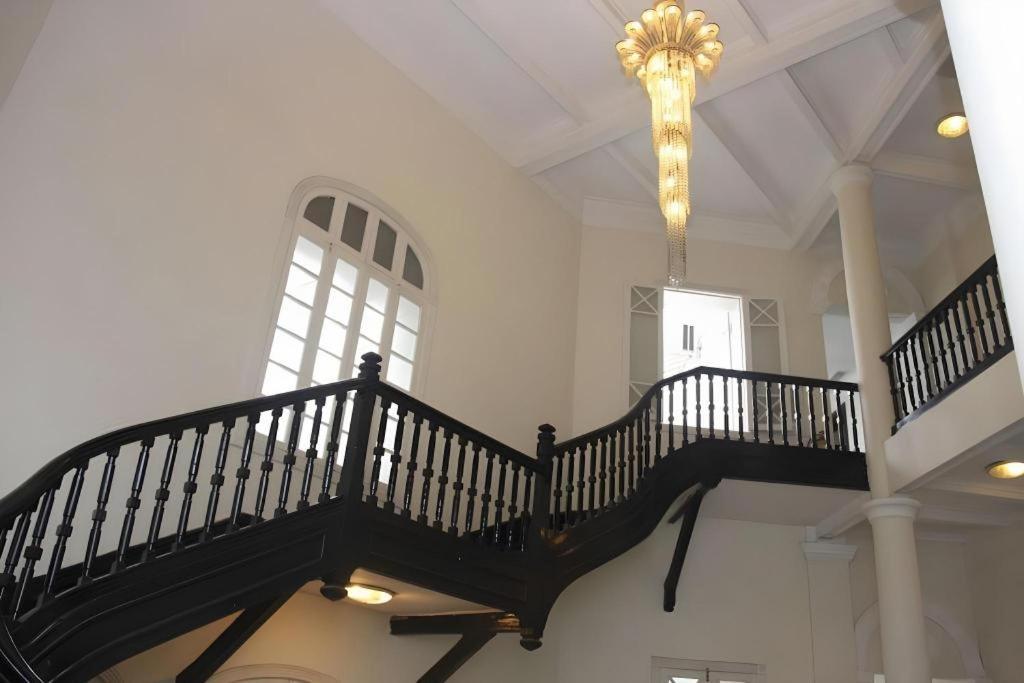 Hoa Binh Hotel Hanoi Bagian luar foto