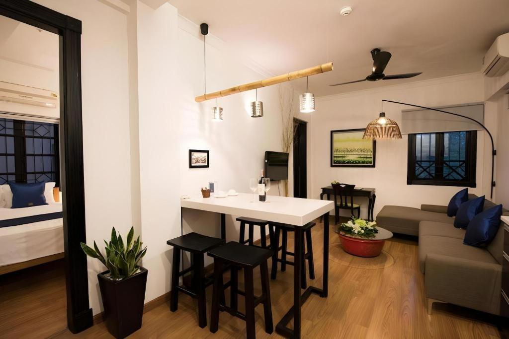 Hoa Binh Hotel Hanoi Bagian luar foto