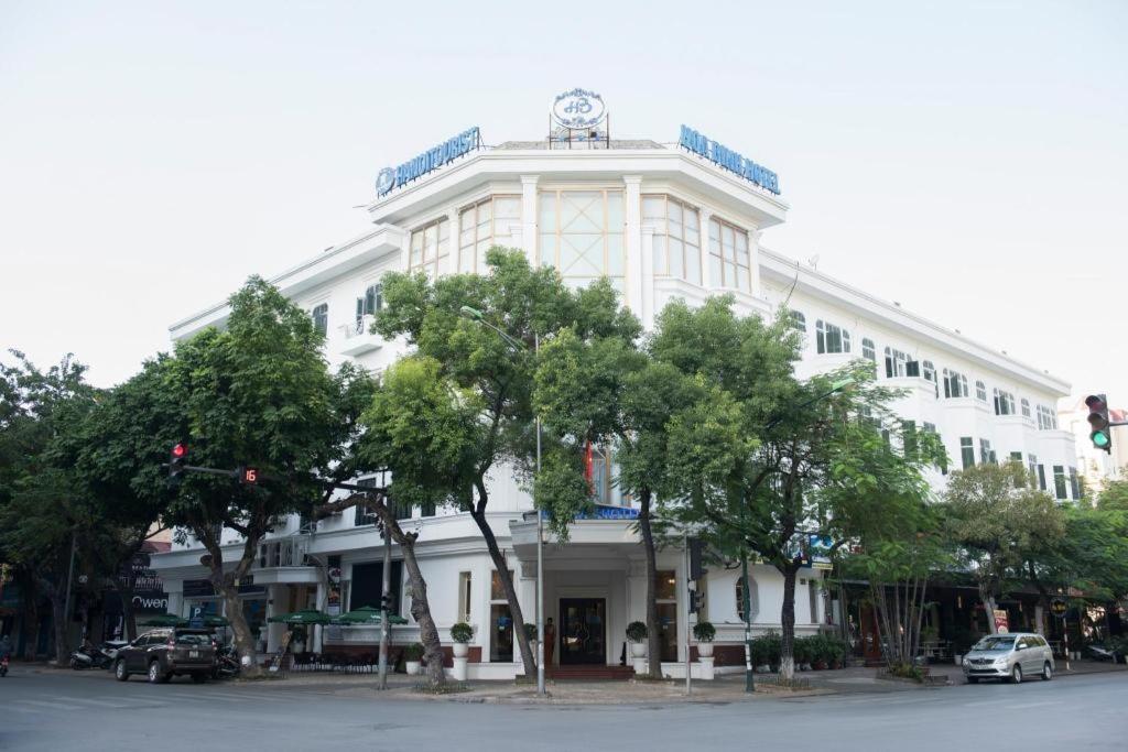 Hoa Binh Hotel Hanoi Bagian luar foto
