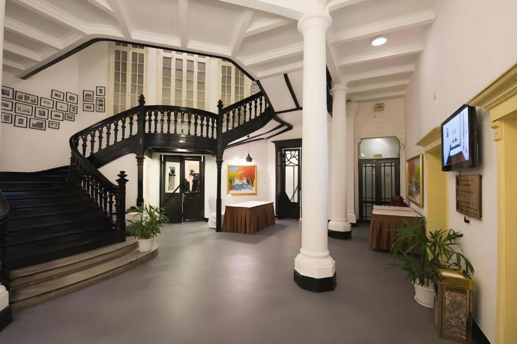 Hoa Binh Hotel Hanoi Bagian luar foto